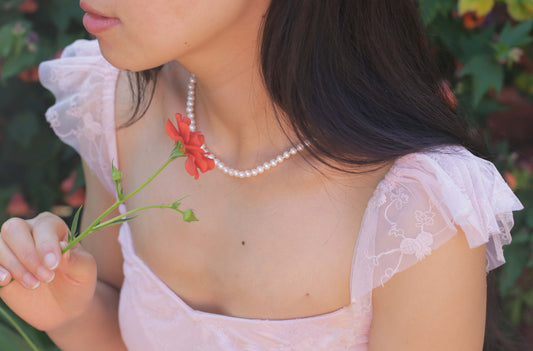 Spring 2025 Jewellery Trends: Sustainable Styles, Modern Pearls & Statement Pieces | Numa Estilo