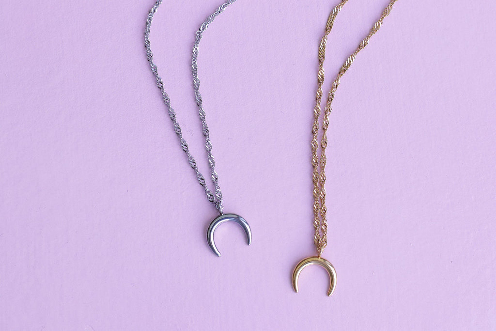 Crescent Moon NecklaceNuma EstiloPendent Necklaces