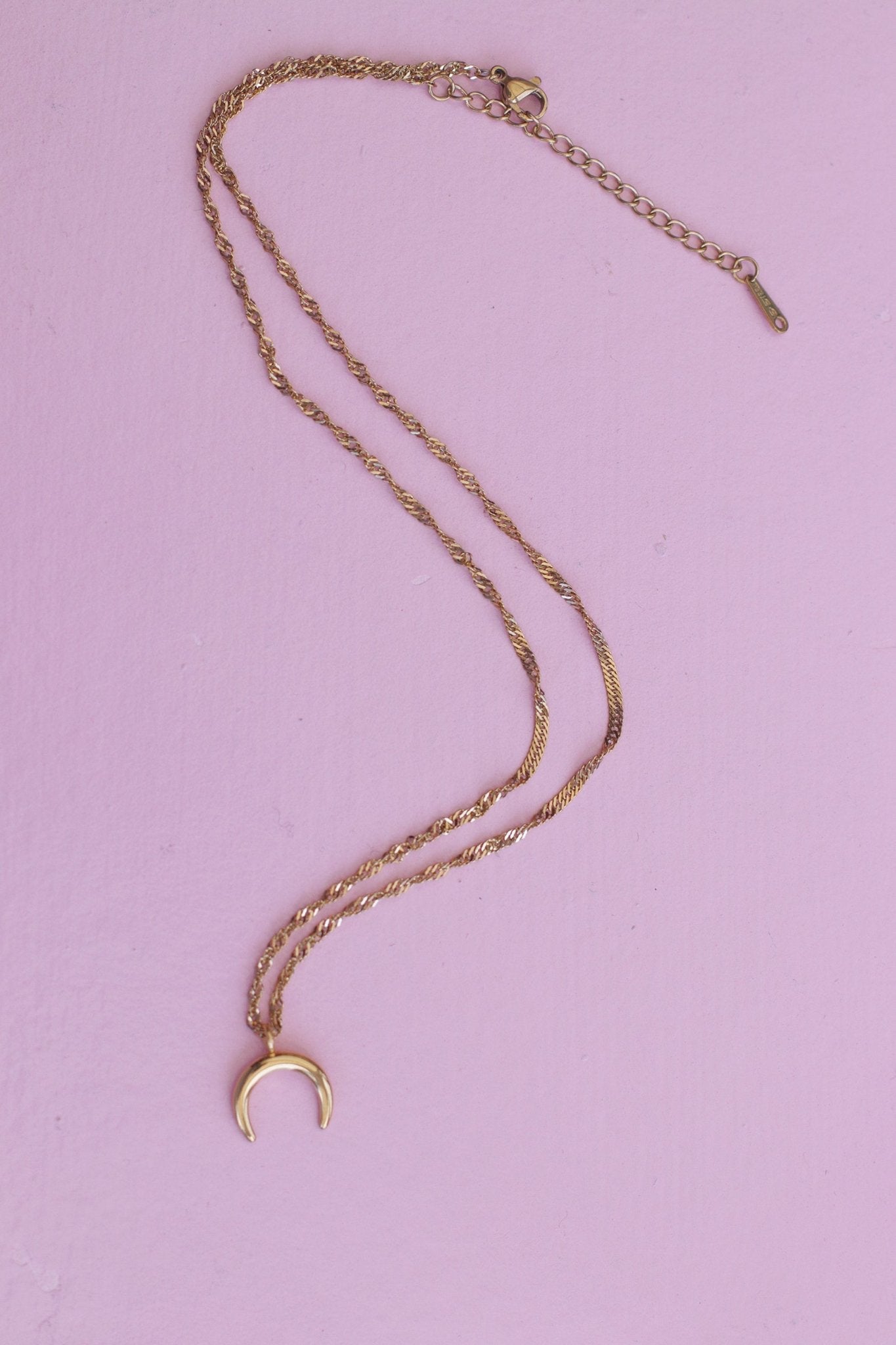 Crescent Moon NecklaceNuma EstiloPendent Necklaces