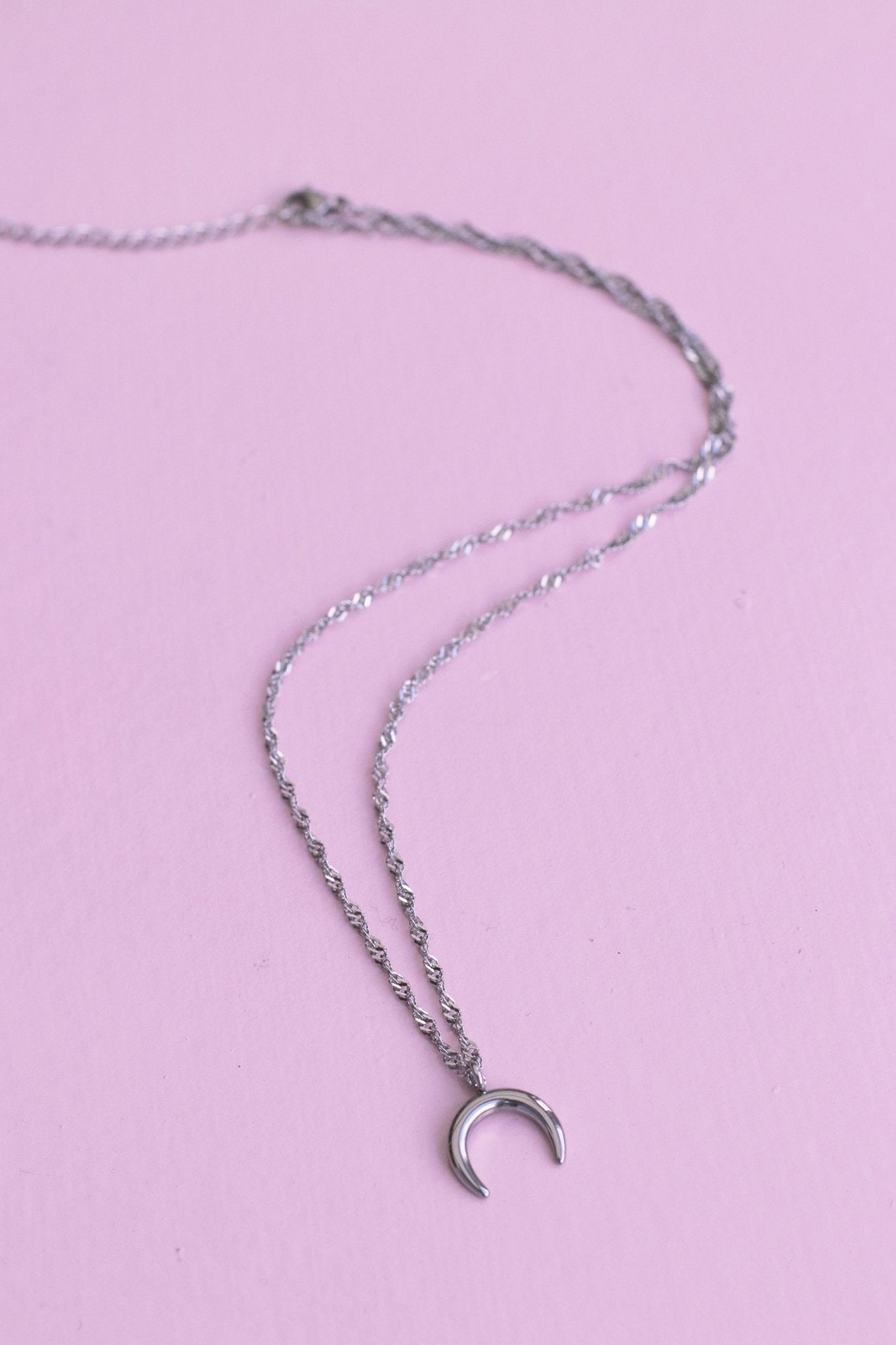 Crescent Moon NecklaceNuma EstiloPendent Necklaces