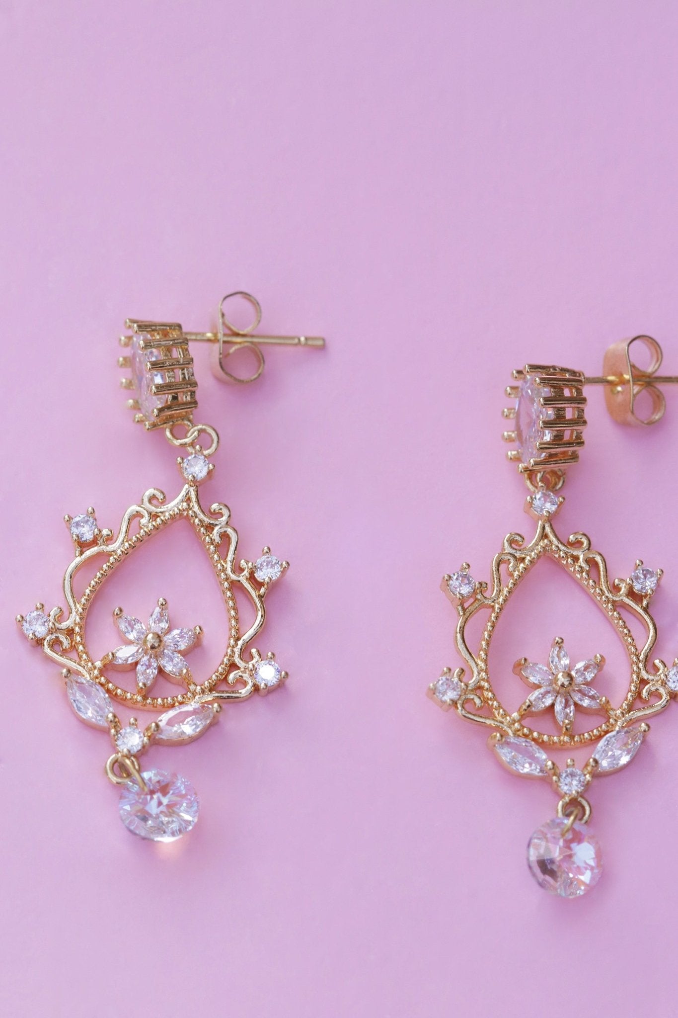 Frozen In Time EarringsNuma EstiloDrop Earrings