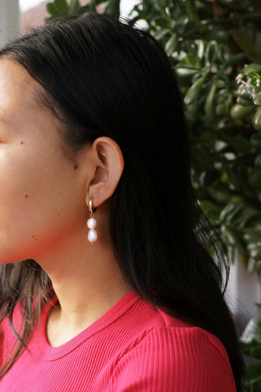 Twinning Pearl Huggies EarringsNuma EstiloDrop Earrings