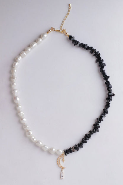 Yin-yang NecklaceNuma EstiloPearls and Obsidian Necklaces
