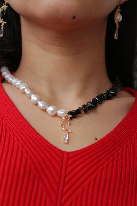 Yin-yang NecklaceNuma EstiloPearls and Obsidian Necklaces
